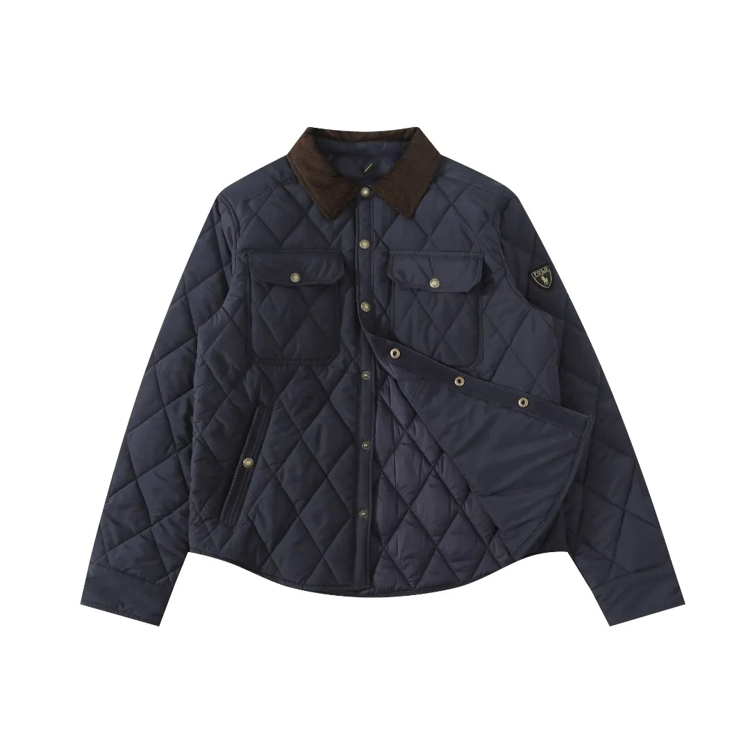 P370 #59 Ralph Lauren classic rhombus quilted cotton jacket for men and women. Inspired by retro workwear, it blends with contemporary British style. The imported machine-pressed rhombus quilting is accurately aligned, and the three-dimensional H-shaped tailoring is neat and slim. It is not bulky when layered in autumn and winter, and still maintains a light style.  Texture is reflected in the details: customized metal buckles, corduroy lapels, breathable eyelets under the arms, and slits on the hem, all replicating the brand's high-end genes. All excipients are standardized!  Five colors to choose from: black/khaki/brown/green/navy blue, easy to switch between commuting, leisure, and travel occasions. Function and appearance coexist: 37.5°C temperature control black technology, breathable and moisture-proof, anti-slip cotton patented fabric, temperature-locking, soft and waxy, durable and stylish. A retro warm-keeping item that can handle low temperatures calmly. The details are all made of craftsmanship, and the style has no limits. It has a classy look that will turn heads.  Color: Khaki Black Navy Green Brown Size: S M L